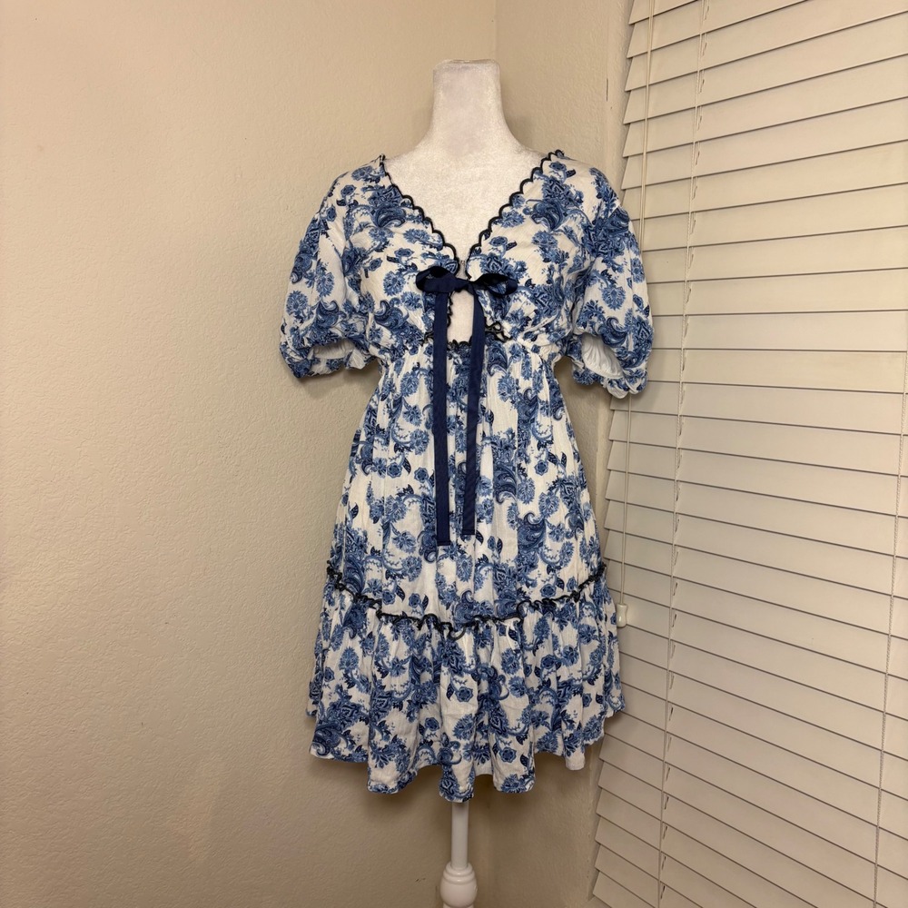 Francesca's Blue White Floral Paisley Scalloped Ribbon Puff Sleeve Mini Dress M - Picture 1 of 6